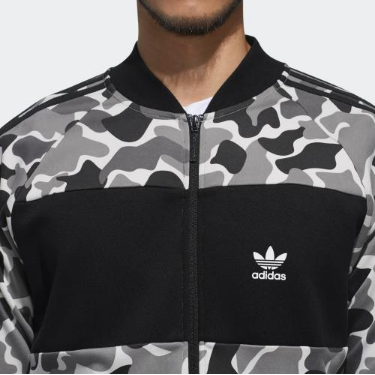 Áo Khoác Thun Camo Adidas DN8036